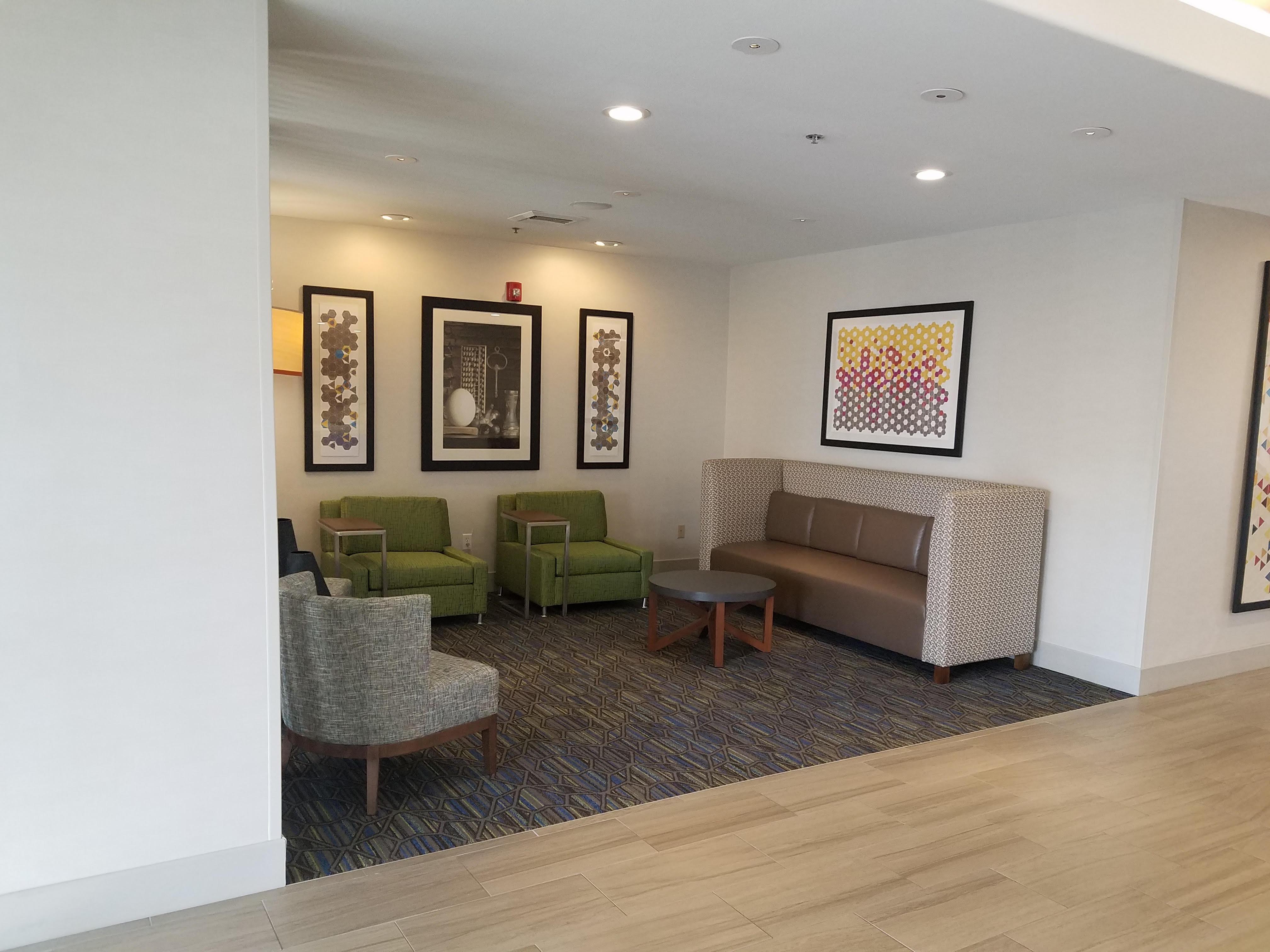 Holiday Inn Express & Suites Dinuba West By Ihg Exterior foto