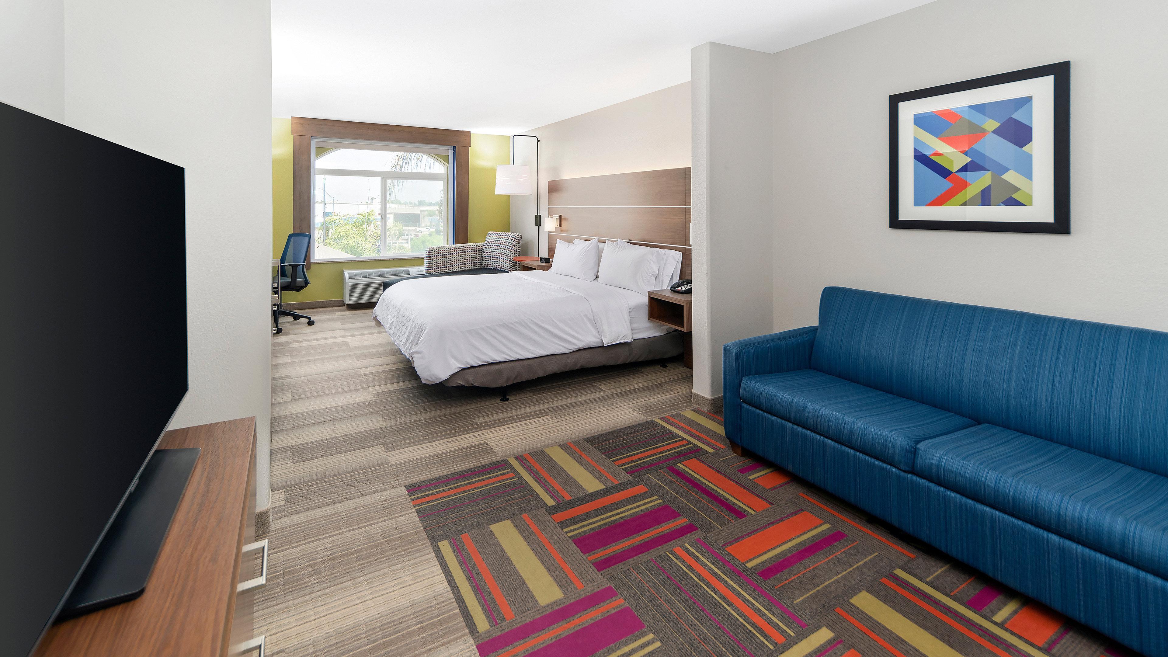 Holiday Inn Express & Suites Dinuba West By Ihg Exterior foto